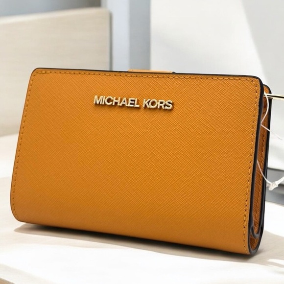 Michael Kors Medium Jet Set Travel Zip Chain Bifold Wallet Leather Cider - Picture 2 of 9